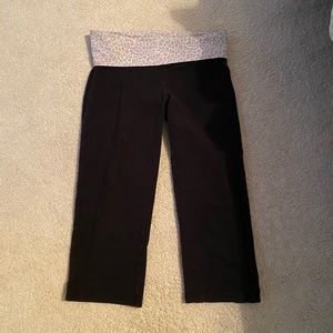 PINK cropped yoga pants